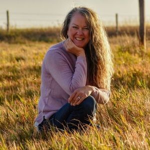 Meet your Posher, Lora-lee